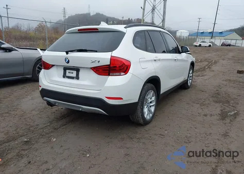 2015 BMW X1 xDrive28I z USA, uszkodzony, nr VIN WBAVL1C59FVY37624